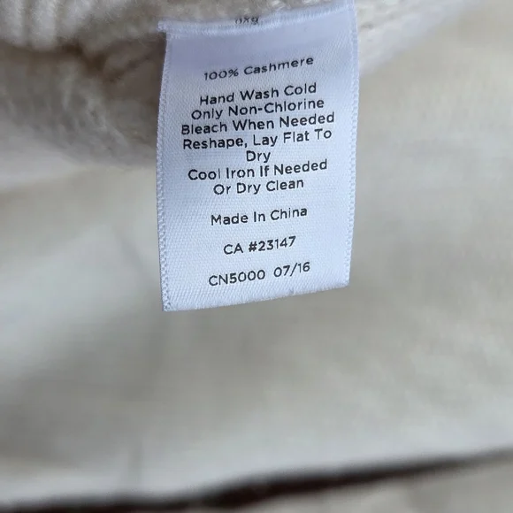 Talbots Cashmere Boat Neck Cream Ivory Sweater Medium - Picture 6 of 6